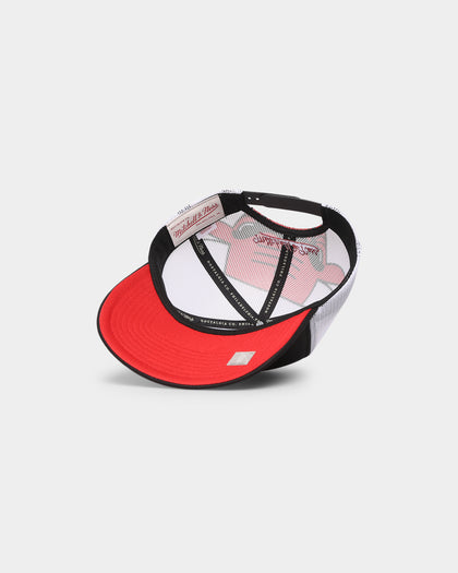 Mitchell & Ness Chicago Bulls 'NBA Off The Backboard' Trucker Snapback Black
