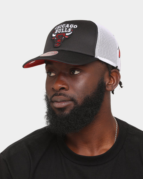 Mitchell & Ness Chicago Bulls 'NBA Off The Backboard' Trucker Snapback Black