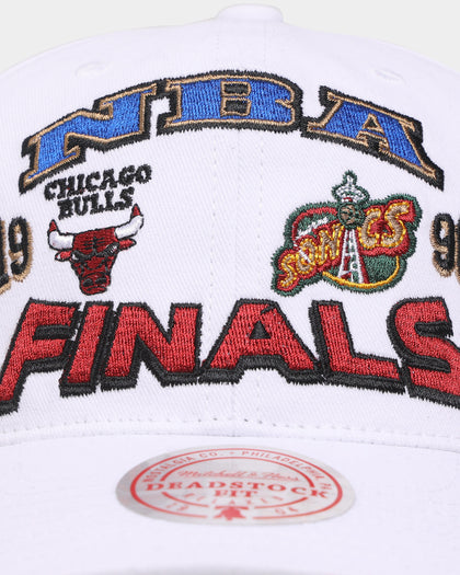 Mitchell & Ness Chicago Bulls '1996 NBA Finals' Deadstock Snapback White