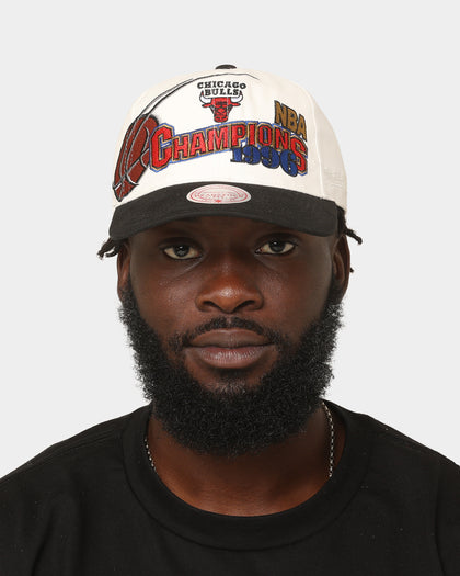Mitchell & Ness Chicago Bulls '1996 Champs' Deadstock Snapback White