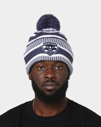 New Era Geelong Cats AFL Opening Bounce 2022 Pom Wordmark Beanie Navy