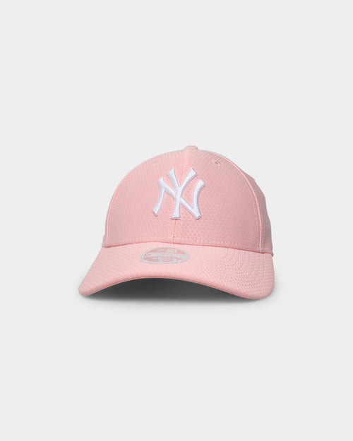 New Era Women's New York Yankees 9FORTY Q222 Pink Hex Strapback Light Pink