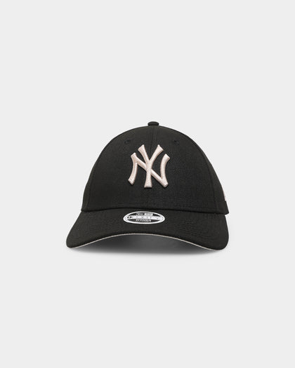 New Era Women's New York Yankees 9FORTY Casual Classic Strapback Black/Stone