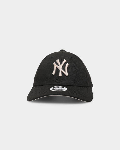 New Era Women's New York Yankees 9FORTY Casual Classic Strapback Black/Stone