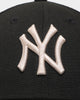 New Era Women's New York Yankees 9FORTY Casual Classic Strapback Black/Stone
