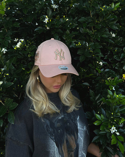 New Era Women's New York Yankees 'Mother's Day' 9FORTY Casual Strapback Pink/Camel