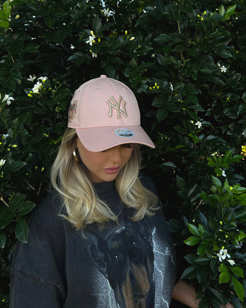 New Era Women's New York Yankees 'Mother's Day' 9FORTY Casual Strapback Pink/Camel