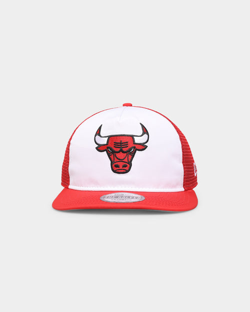 New Era Chicago Bulls 'Team Two-Tone' Prolight Old Golfer Trucker Snapback White/OTC