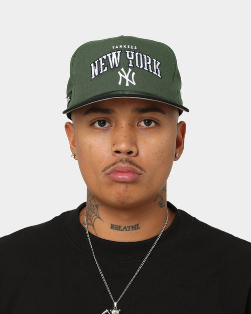 New Era New York Yankees 'Stencil Script' Golfer Snapback Cilantro Green/Black