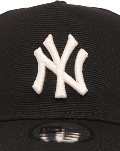 New Era New York Yankees 'Black Ivory Patch' 9FORTY K-Frame Snapback Black/Ivory