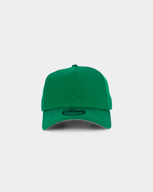 New Era New York Yankees 'Kelly Green Embossed Logo' 9FORTY A-Frame Snapback Kelly Green