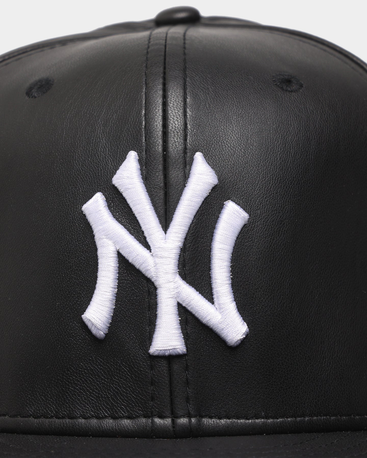 New Era New York Yankees 'PU Leather' 59FIFTY Fitted Black