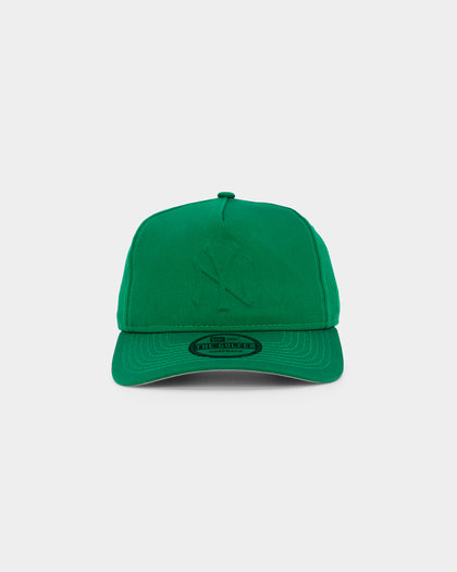New Era New York Yankees 'Kelly Green Embossed Logo' Old Golfer Snapback Kelly Green
