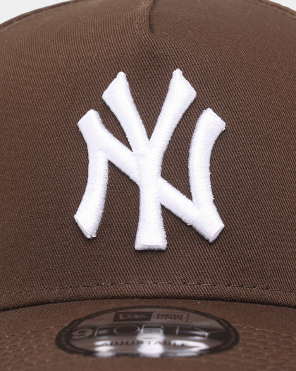 New Era New York Yankees 'Walnut' 9FORTY A-Frame Snapback Dark Brown