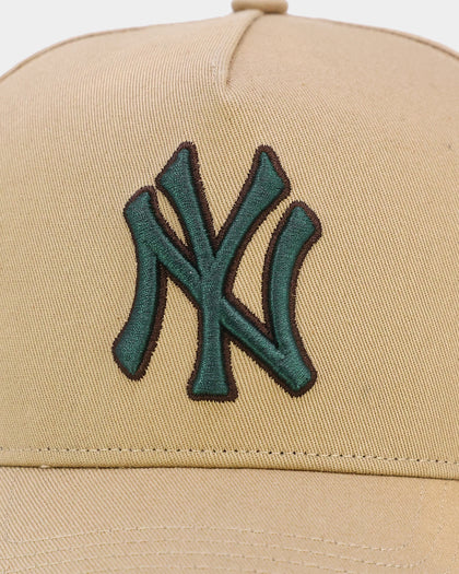 47 Brand New York Yankees 'Croc Hunter' Sure SHot '47 MVP DT Snapback Khaki/Dark Green