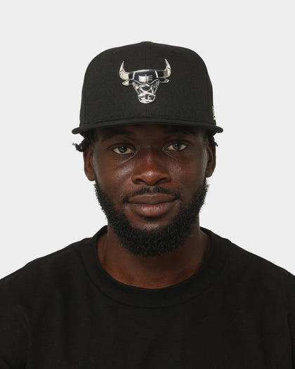 New Era Chicago Bulls 'Metal Badge' 59FIFTY Fitted Black/Silver