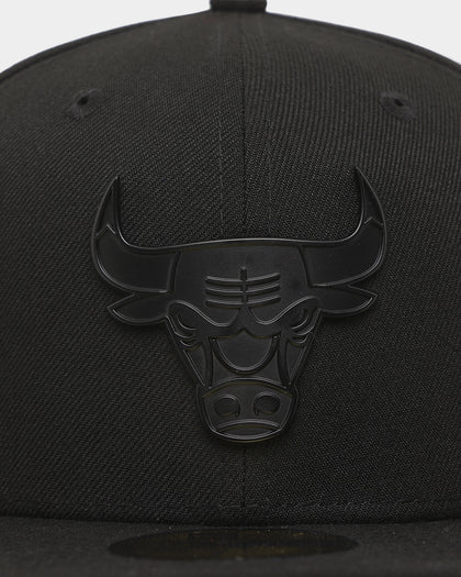 New Era Chicago Bulls 'Metal Badge' 59FIFTY Fitted Black/Black