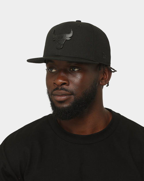 New Era Chicago Bulls 'Metal Badge' 59FIFTY Fitted Black/Black