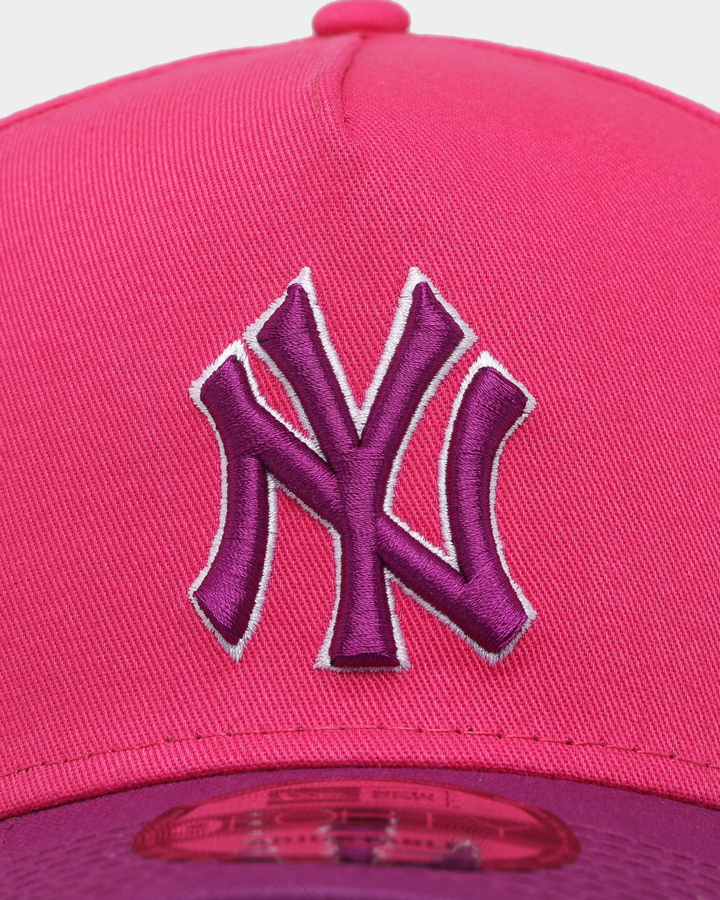 New Era New York Yankees 'Strawberry Grape' 9FORTY A-Frame