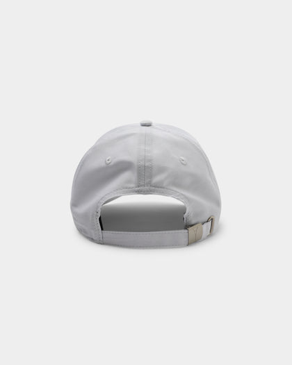 Carré Men's Scripted Metal Badge Classique Strapback White/Silver