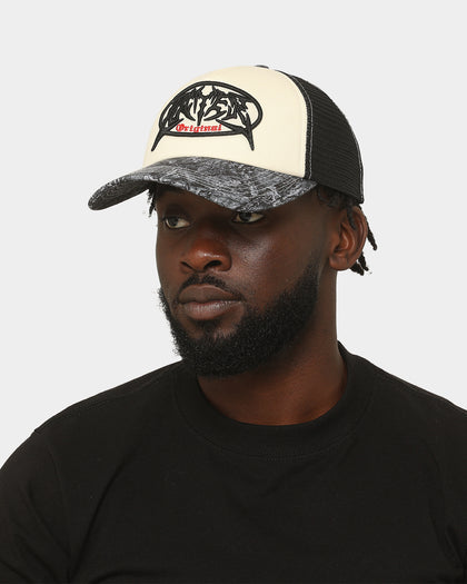 Loiter Metal Badge Trucker Off White/Black