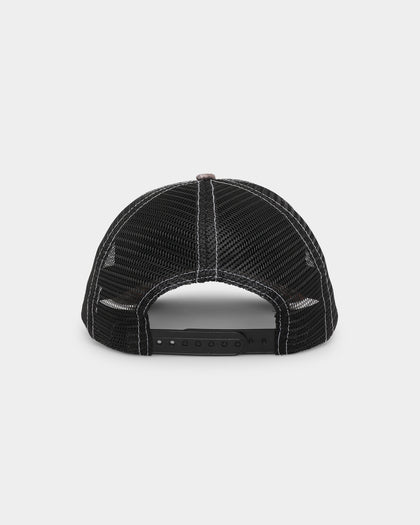 Loiter Metal Badge Trucker Off White/Woodland