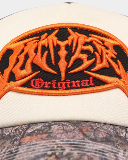 Loiter Metal Badge Trucker Off White/Woodland
