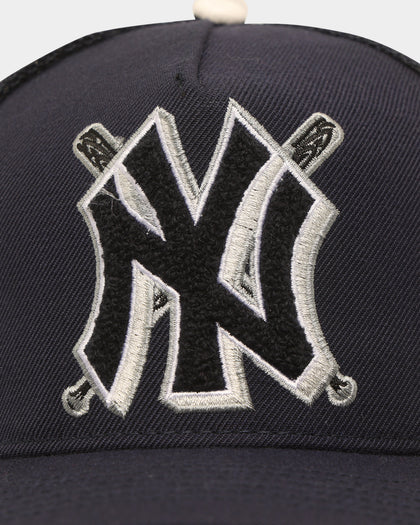 Pro Standard New York Yankees Mash Up Trucker Snapback Navy