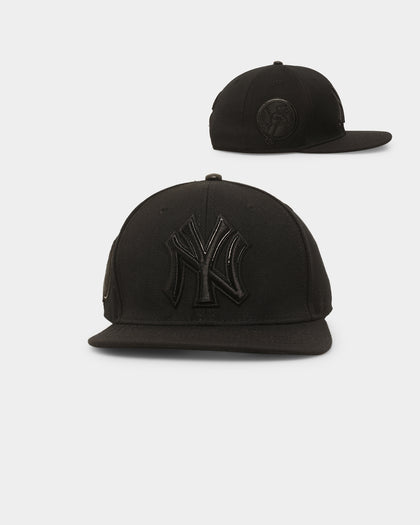 Pro Standard New York Yankees Triple Black Wool Snapback Black/Black