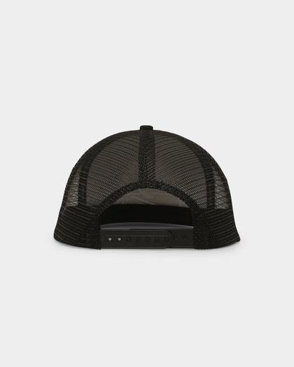 Carré Star Sign Trucker Snapback Black