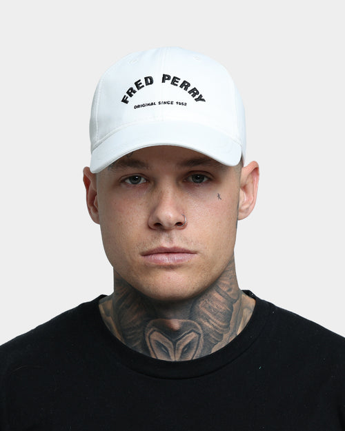 Fred Perry Tricot Arch Branded Cap Snow White