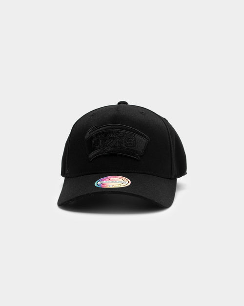 Mitchell & Ness San Antonio Spurs 110 Pinch Snapback Black/Black