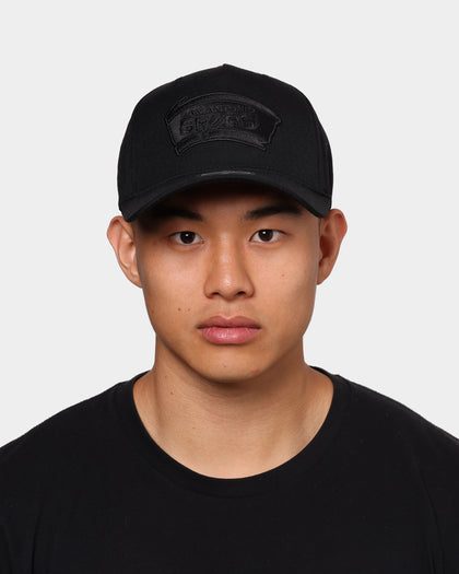 Mitchell & Ness San Antonio Spurs 110 Pinch Snapback Black/Black