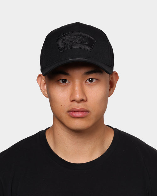 Mitchell & Ness San Antonio Spurs 110 Pinch Snapback Black/Black