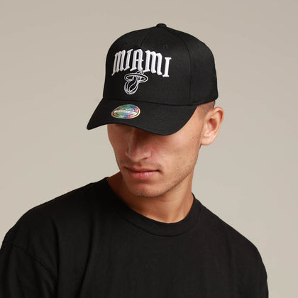 Mitchell & Ness Miami Heat City Script 110 Snapback Black