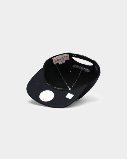 Mitchell & Ness Boston Celtics Champions Deadstock Snapback Black