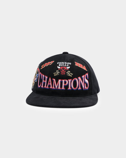 Mitchell & Ness Chicago Bulls Champions Deadstock Snapback Black