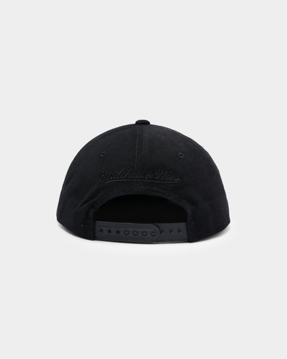 Mitchell & Ness Chicago Bulls Champions Deadstock Snapback Black
