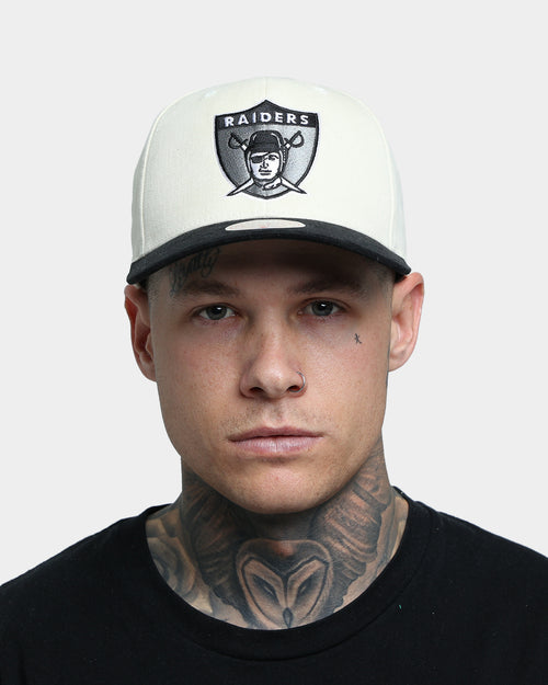 Mitchell & Ness Las Vegas Raiders Pro Crown Snapback Off White/Black