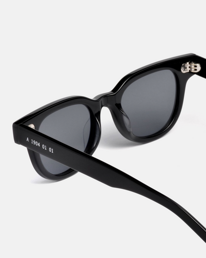 Akila Legacy Sunglasses Black