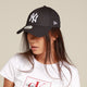 New Era Women's Yankees 9FORTY Strapback Navy/White