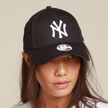 New Era Women's Yankees 9FORTY Strapback Navy/White