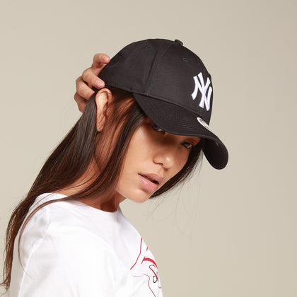 New Era Women's Yankees 9FORTY Strapback Navy/White