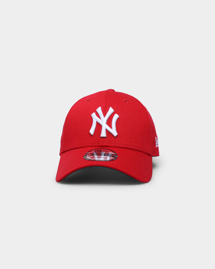 New Era New York Yankees 9FORTY Strapback Scarlet/White