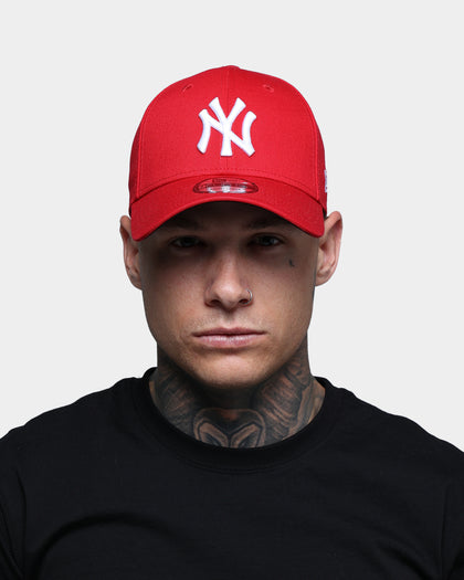 New Era New York Yankees 9FORTY Strapback Scarlet/White