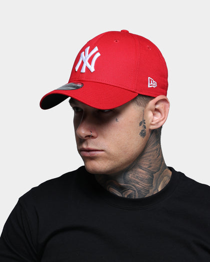 New Era New York Yankees 9FORTY Strapback Scarlet/White