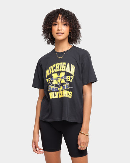 NATIONAL COLLEGIATE ATHLETIC ASSC Women's Florida Gators 90's Champ Vintage T-Shirt Vintage Black