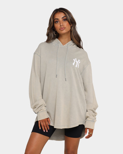 Majestic Athletic New York Yankees Duke Washed Hoodie Snow Wash Pale