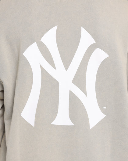 Majestic Athletic New York Yankees Duke Washed Hoodie Snow Wash Pale